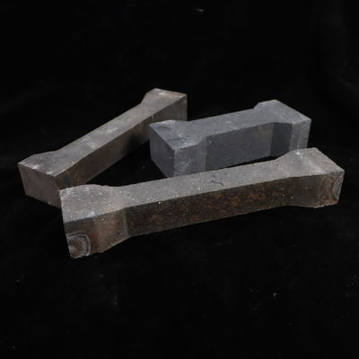 Необработанные печные столбы Прочность на холодный раздавливающий> 90MPA Позитивная пористость 7-8% для печных операций