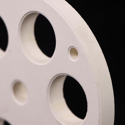 Обычно пористость менее 15 процентов. Высокотемпературная муллитовая керамика, разработанная для управления тепловым режимом и долгосрочной надежности.