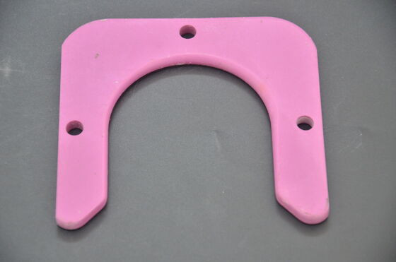 Керамика из оксида алюминия твердостью 9 по Моосу, обеспечивающая сопротивление изоляции более 1012 Ом·см и прочность на сжатие более 3000 МПа для прецизионных приборов