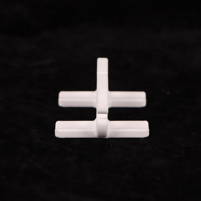 Белый оксид алюминия Керамическая прочность на изгиб 200-400 МПа и тепловое расширение 8,9 X 10-6 / К для применения при высоких температурах